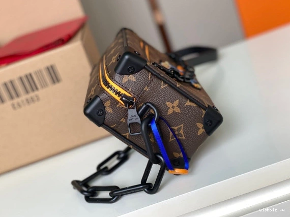 WIS SOFT LOUIS VUITTON TRUNK 0823